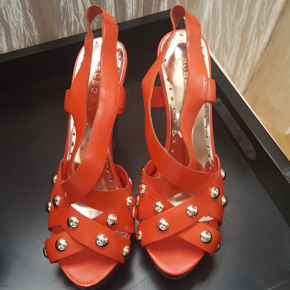 Gently worn,platform sandal
